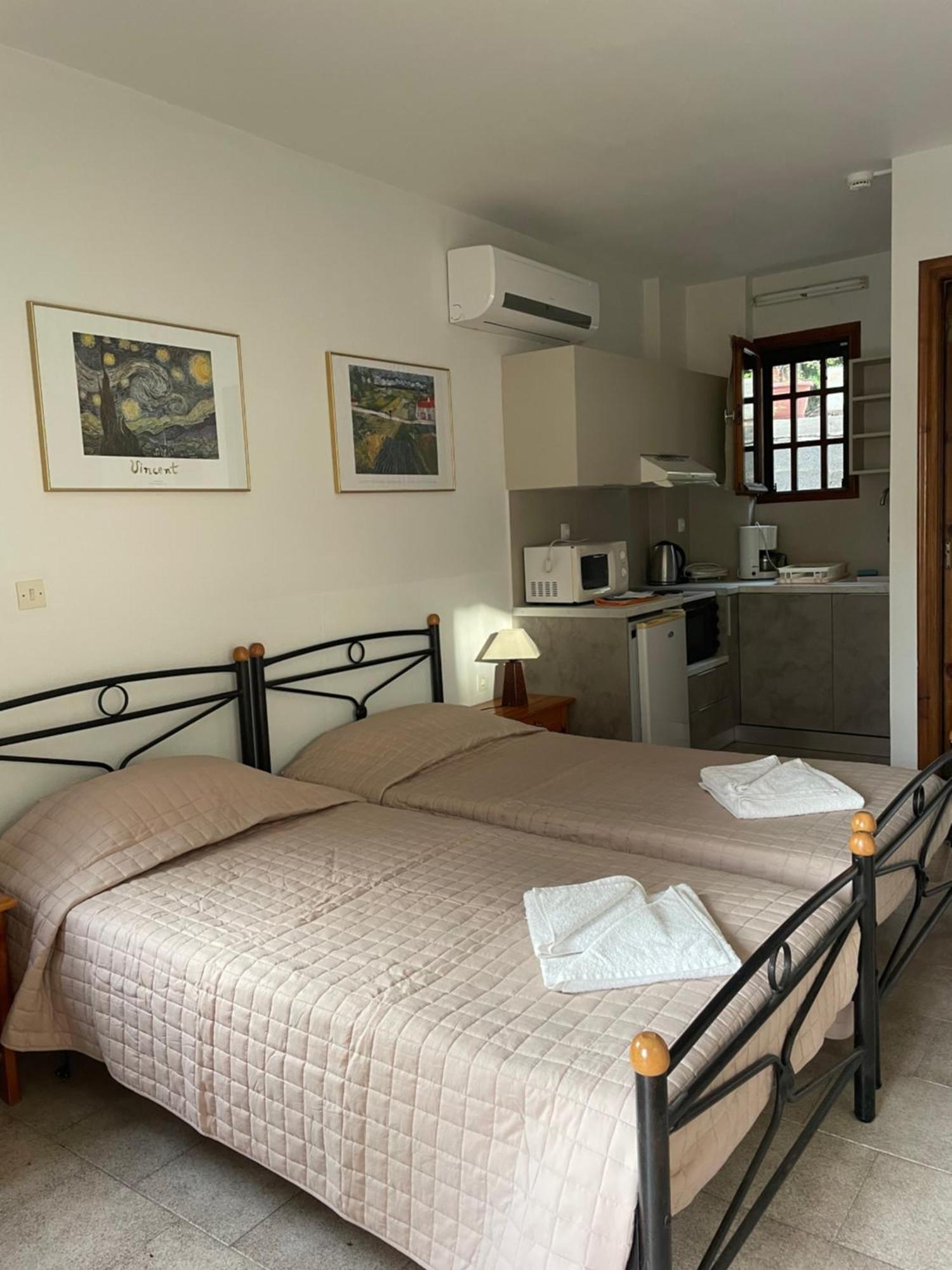 Vasilikos Apartments Paralia Agias Foteinis 외부 사진